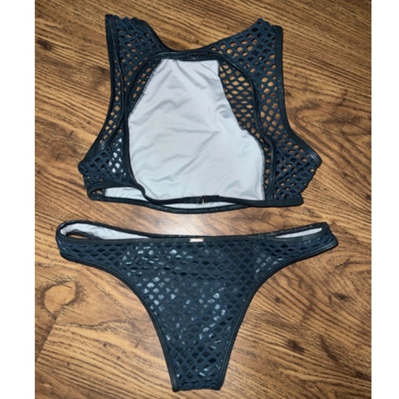 Victoria's Secret Itsy Mesh Bikini Set - Picture 2 of 4